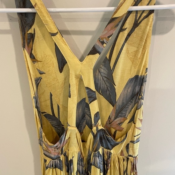 Urban Outfitters Kimchi Blue Printed Halter Romper - Picture 6 of 16